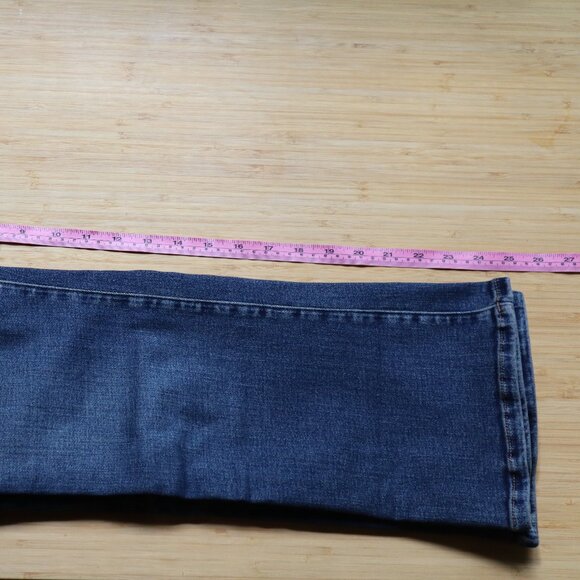 Madewell 27P mid rise kick out flare- Lenior Wash - Picture 6 of 9
